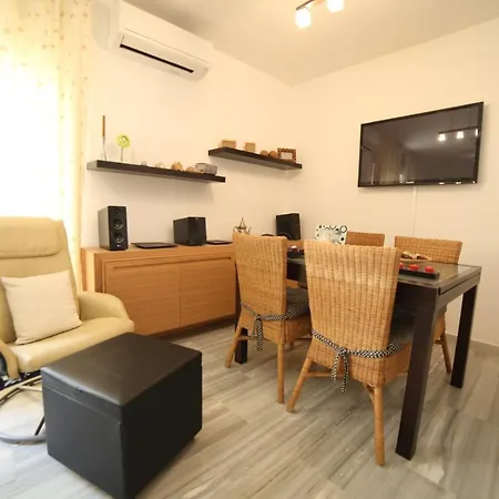 Apartment En La Herradura Con Piscina Y Parking